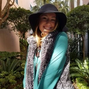 Meet your Posher, Alana